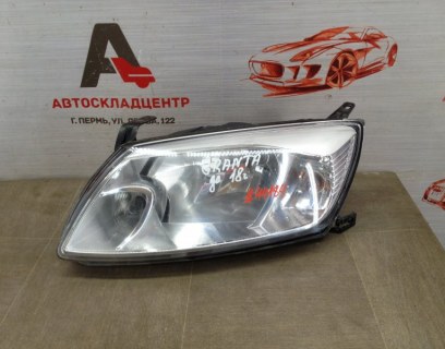 Фара левая Lada Granta 2011 Фара левая Lada Granta 2011