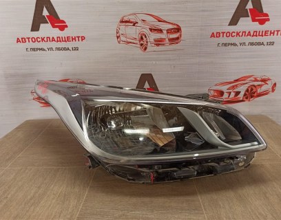 Фара правая Kia Rio (2017-Н.в.) Фара правая Kia Rio (2017-Н.в.)